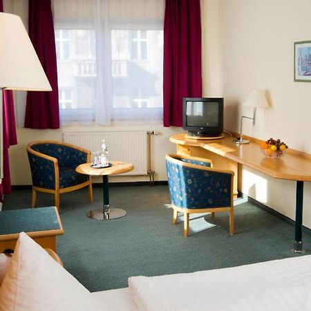 Hotel Berlin - Greenline Hotel Zossen Bagian luar foto