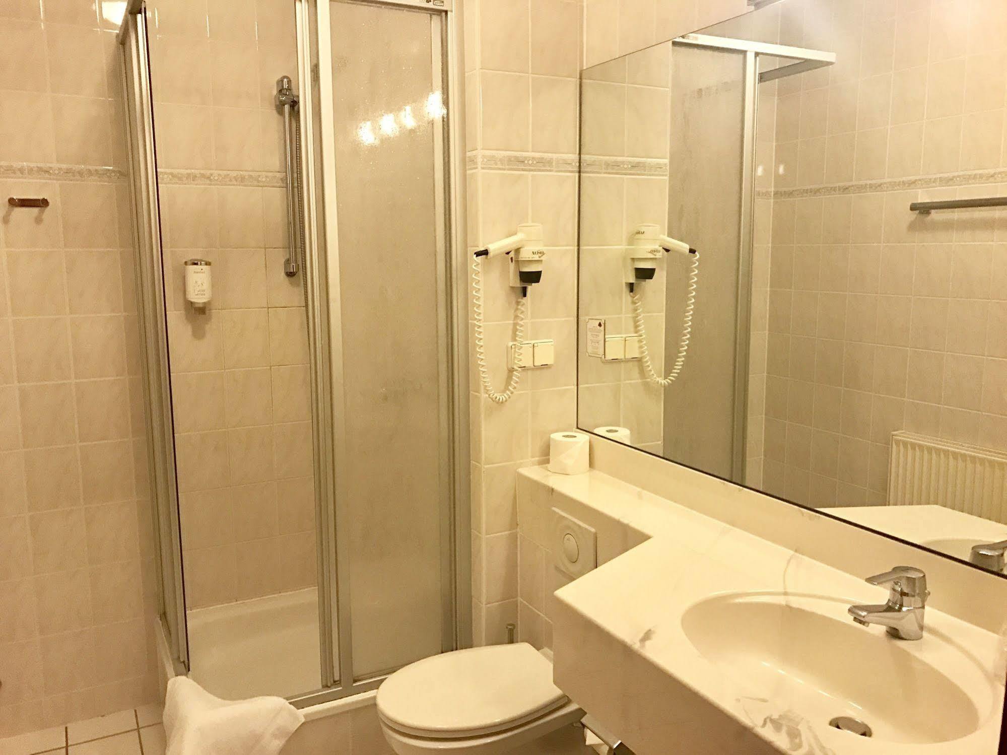 Hotel Berlin - Greenline Hotel Zossen Bagian luar foto